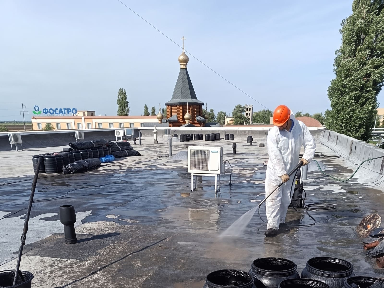 Кровля промышленного объекта ФосАгро до ремонта